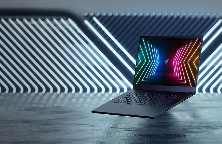 إذا كنت من محبي الألعاب، فإن Razer Blade 15 هو الخيار الأنسب لك. يأتي الجهاز بمعالج Intel Core i9 وبطاقة رسومات NVIDIA GeForce RTX 4080، ما يجعله قادرًا على تشغيل الألعاب بقدرات فائقة.